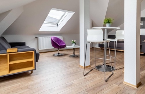Innere Neustadt Apartment | Dresden Antonstraße | Two-Bedroom Attic Suite XL