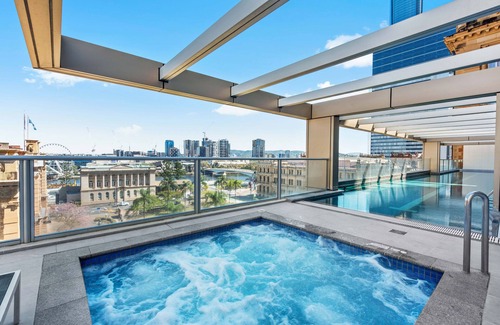 Brisbane Central Business District Apartment | Dress Circle! 2Bed/2Bath/1Car/Amazing Views ~ CBD