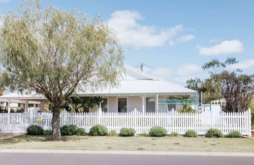 Quindalup House | Drift House · Dunsborough Retreat & Walk to Beach | Margaret River Properties