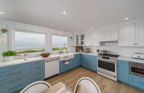 Tolovana Park House | Driftaway by AvantStay Direct Cannon Beach Access w Stunning Views