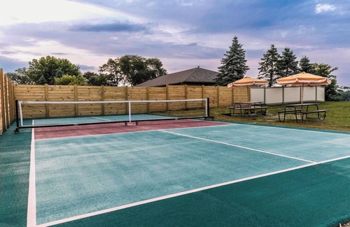 Bellevue Cabin | Drifter|Riverview Cabin+ Hot Tub w/TV+ Pickleball