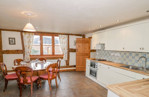 Church Stretton Cottage | DRIFTHOUSE, pet friendly, with open fire in Church Stretton