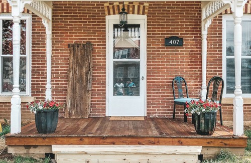 Monona House | Driftless Manor Getaway