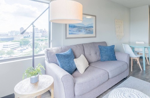 Historic East Village Apartment | Driftwood - 1BD/1BA in the East Village with Stunning Views of Downtown
