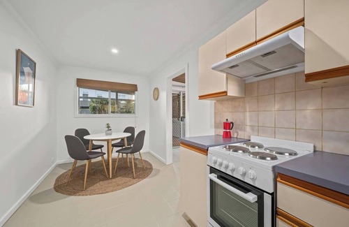 Aldinga Beach Cottage | Driftwood Beach House A Cosy Coastal Cottage