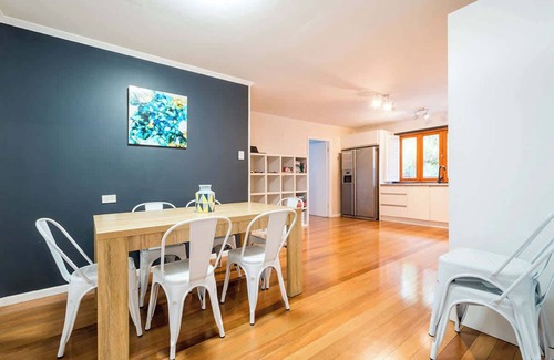 Burleigh Heads House | Driftwood By Khove Su