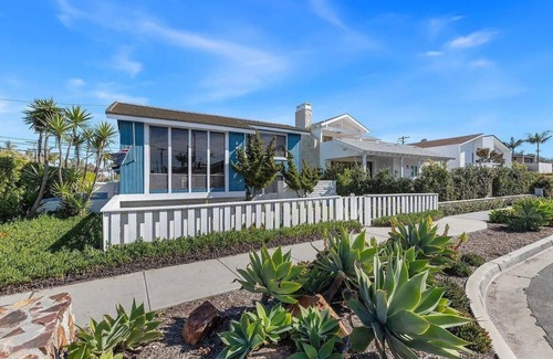Del Mar House | Driftwood By The Sea - 2 minute walk to the beach!