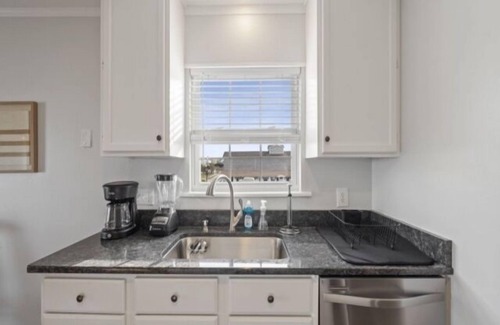 Carolina Beach Villa | DRIFTWOOD C1 (1-Bedroom Villa) by RedAwning