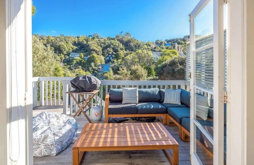 Surfdale House | Driftwood Cottage - Our Island