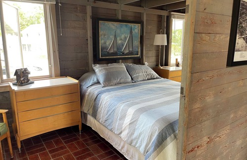 Pentwater Cottage | Driftwood Cottage in Pentwater