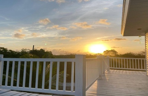 George Town House | Driftwood Haven ~ Car Included! Modern 3 Bedroom Home in Paradise!