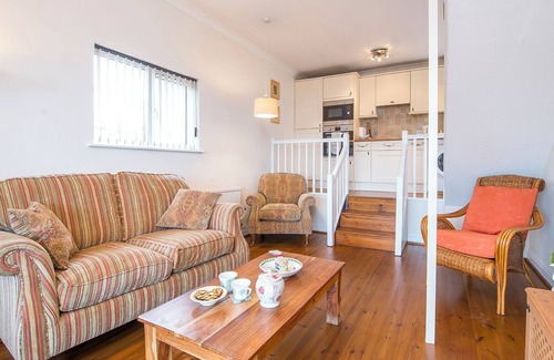 Little Haven House | Driftwood, Holiday Home Broad Haven, Sleeps 2, 1 bedrooms, bathrooms