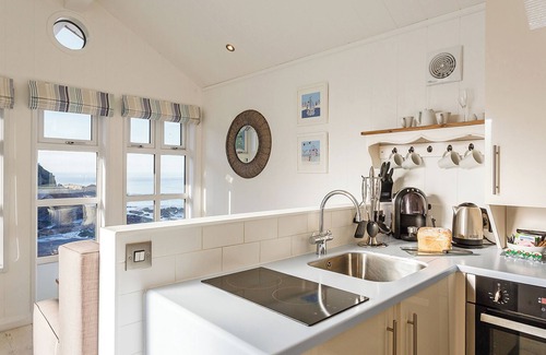 Hele Ski Chalet | Driftwood Premier Sea View Cabin