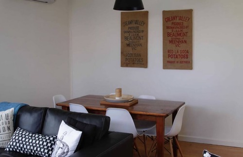 Venus Bay House | Driftwood - stylish, clean backing right onto the dunes.