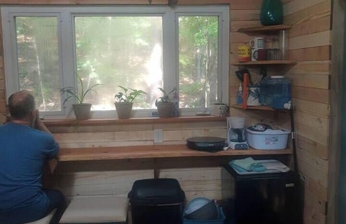 Ozone Cabin | Driftwood Treehouse Cabin w/AC, Peaceful & Cozy!