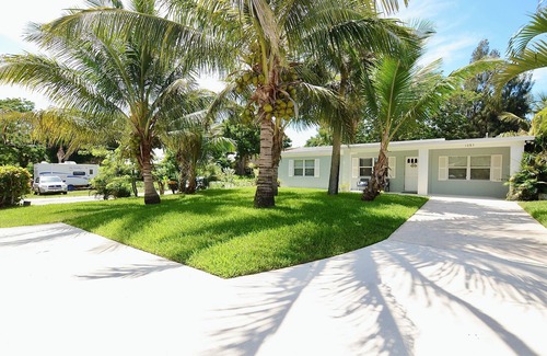 Jensen Beach House | Driftwood Way~ No Checkout Chores
