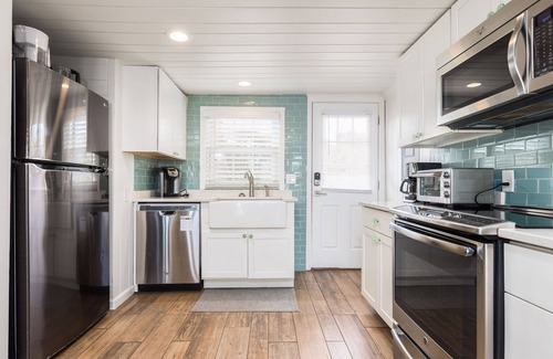 Folly Beach Apartment | Drip Dry Down: Charming Oceanfront 2BR Duplex with Heated Pool!