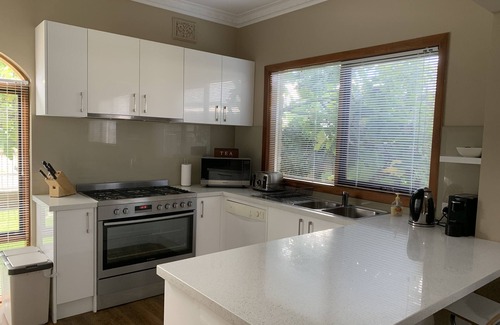 Dromana House | Dromana beach house - only 150m to the beach, with free WIFI and near town