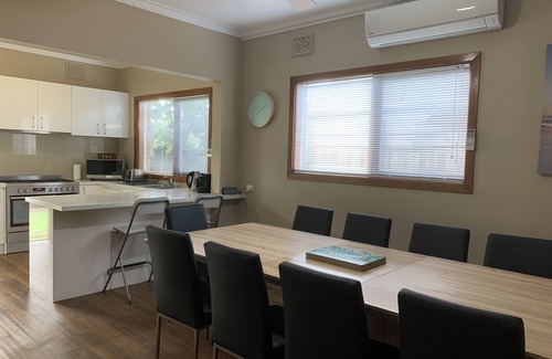 Dromana House | Dromana beach house - only 150m to the beach, with free WIFI and near town