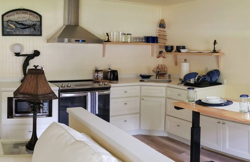 South Pinellas Community Council Cottage | Drop anchor with the one you love
