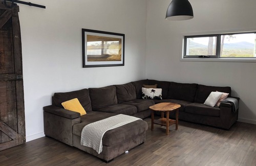Beaumaris House | "Drop In" Beach Haus