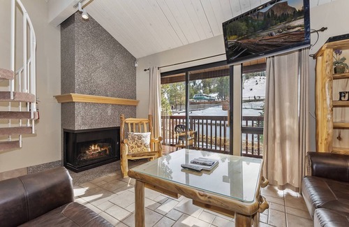 Big Bear Lake Condo | Drop Inn to Summit by Destination Big Bear : At Snow Summit! Private Hot Tub! Slope View! 2 Stoves & Microwaves!