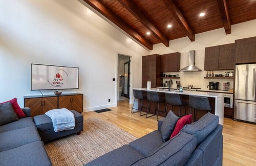 Rogers House | Drop Red Gorgeous by The Hideaways