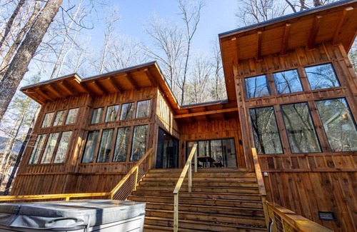 Rogers House | Drop Red Gorgeous by The Hideaways
