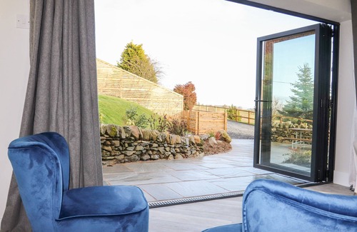 Corwen Cottage | DROVERS BARN, pet friendly, luxury holiday cottage in Corwen