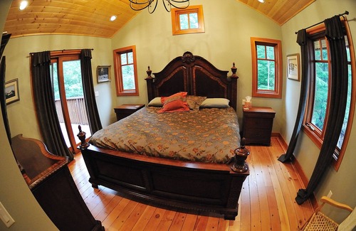 D'Arcy Cabin | Drumkeeran House - Magnificent Lakefront and Mountain Log Lodge - 5 Star Luxury