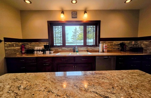Drummond Island House | Drummond Island Hotel & Vacation Homes - Bass Cove Landing