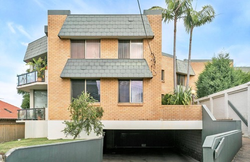 Drummoyne Apartment | Drummoyne - NAP13 - Napier Street - Charming 2BR Apartment with Harbour Views Pool Near Tramsheds and Bay Run