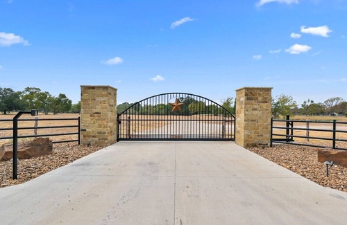 Bryan Apartment | Dry Creek Ranch ~ Aggieland Vacation Rentals