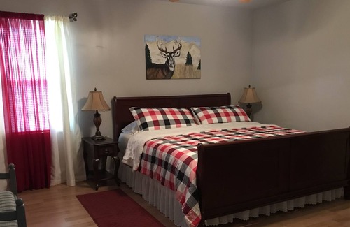 Waneta House | DRY FORK RANCH/ Spacious 3BR house close to necessities and outdoor adventures.