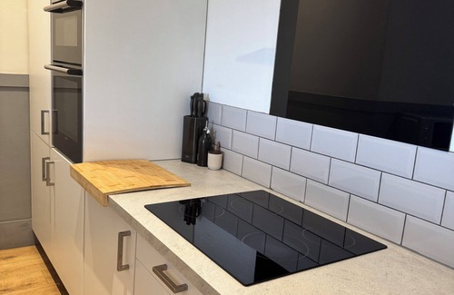 Dundee Apartment | (DS) Study or Visit