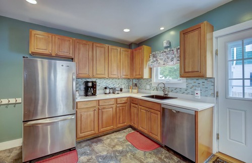 Bar Harbor House | DT BarHarbor Near YMCA ,Tennis , PickleBallCt,Athletic Field, kids playground