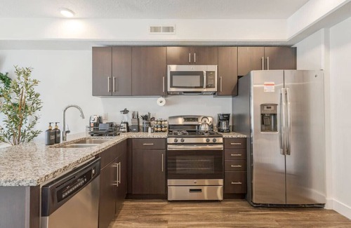 Rio Grande Apartment | DT SLC | Gym | Fire Pit | Parking | Walk Score 90
