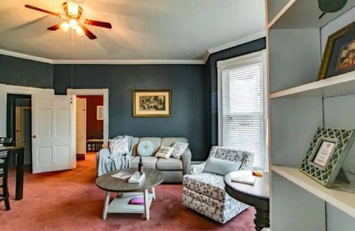 Clarksville Apartment | ❤DT Victorian Apt C❤~2br~Walk to DT/APSU~Firepit❤