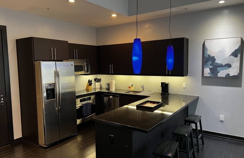 Financial District Resort | DTLA Hope St