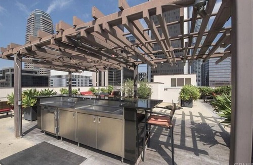 Financial District Resort | DTLA hope