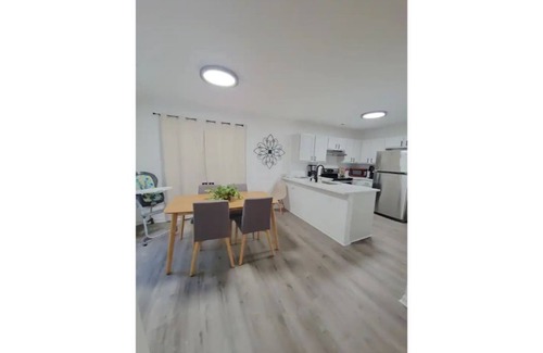 Downtown House | DTPrivacy*KidsFriendly*PetFriendly*300M*Walkable