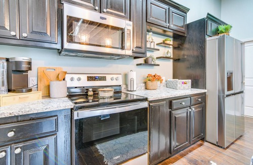 Monett Apartment | Dtwn Loft in the Heart of Monett: Pets Welcome!