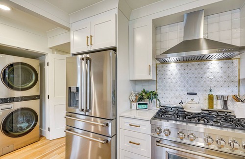 Charleston Apartment | Dtwn Retreat w/Game Room! Walk to Hampton Park