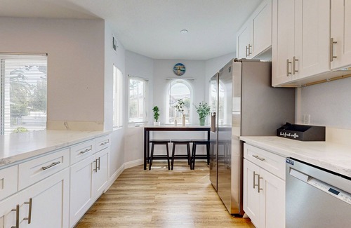 Santa Ana Heights House | Dual homes with 2 full kitchens, fast WiFi, fireplace, & patio - dog-friendly