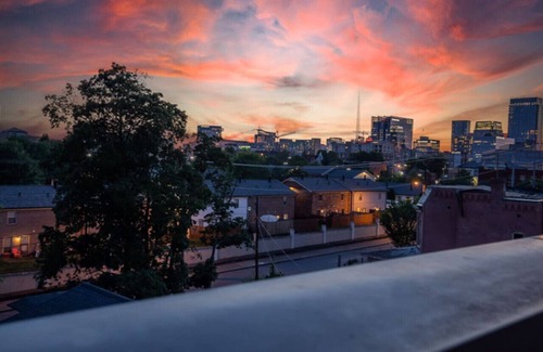 Rolling Mill Hill House | Dual Rooftop WalktoBroad 40 Bed