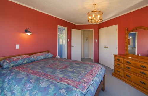 Hahei House | Dubai - Hahei Holiday Home