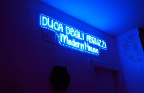 Brindisi Apartment | DUCA DEGLI ABRUZZI Modern House LUXURY RELAX - VICINO AEROPORTO - CHECK IN H24