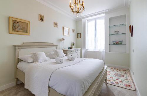 Vannes Apartment | Duchesse - Intramuros - Ascenseur - Coquet - Wifi