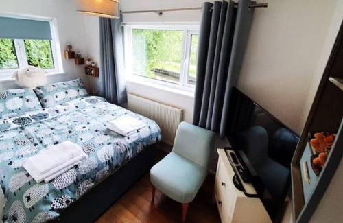 Brecon Cottage | Duck Cottage - Brecon Canal