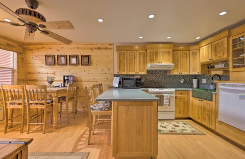 Meadow View Heights Cabin | Duck Creek Village Cabin: Ski, Hike & Fish!
